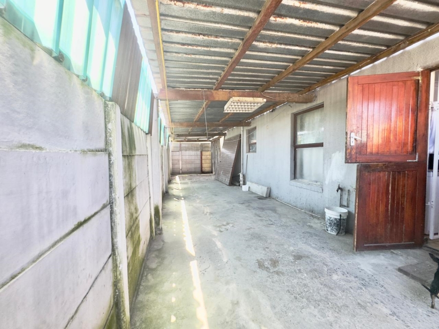 3 Bedroom Property for Sale in Electric City Western Cape